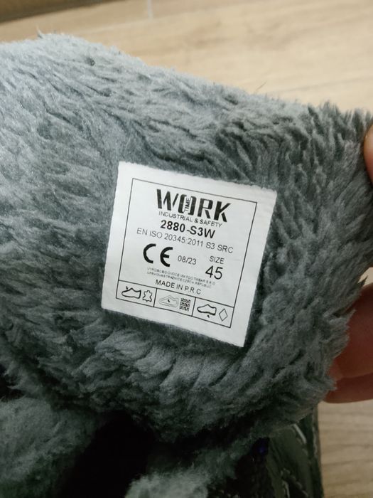 Sprzedam buty robocze ocieplane
