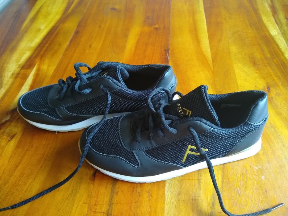 Sportowe buty dziewczęce czarne
