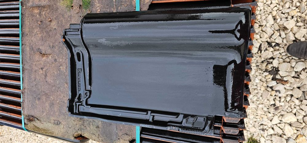 Dachówka ceramiczna Creaton titania czarny połysk