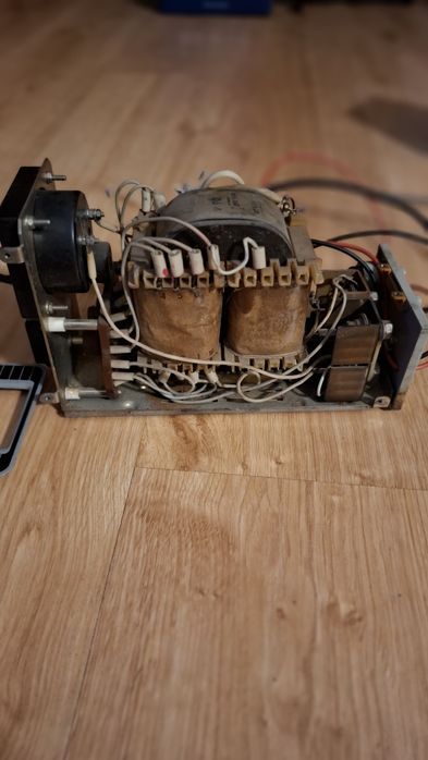 RUSKI  Prostownik 6/12V 6,3 A Mały ale wariat