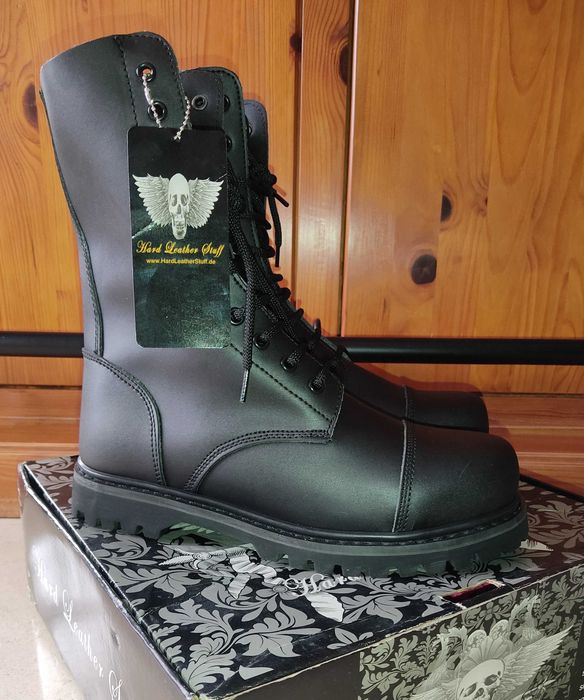 Botas "Hard Leather Stuff"- tipo militar a estrear