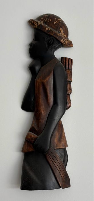 Figuras em madeira