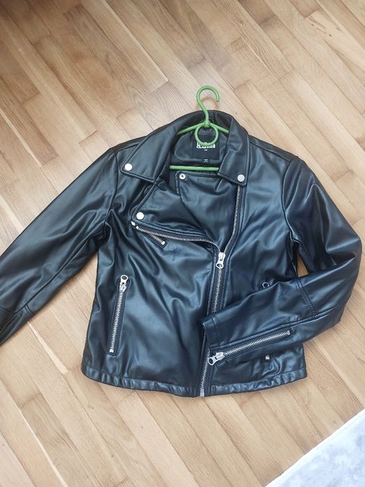 Шкіряна куртка розмір М