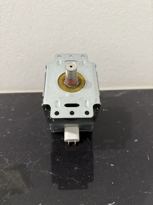Magntron microondas