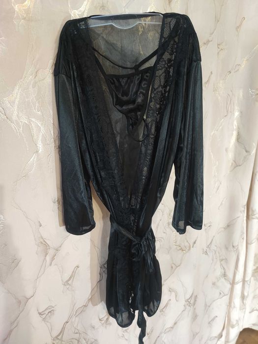 Czarny szlafroczek plus stringi uni