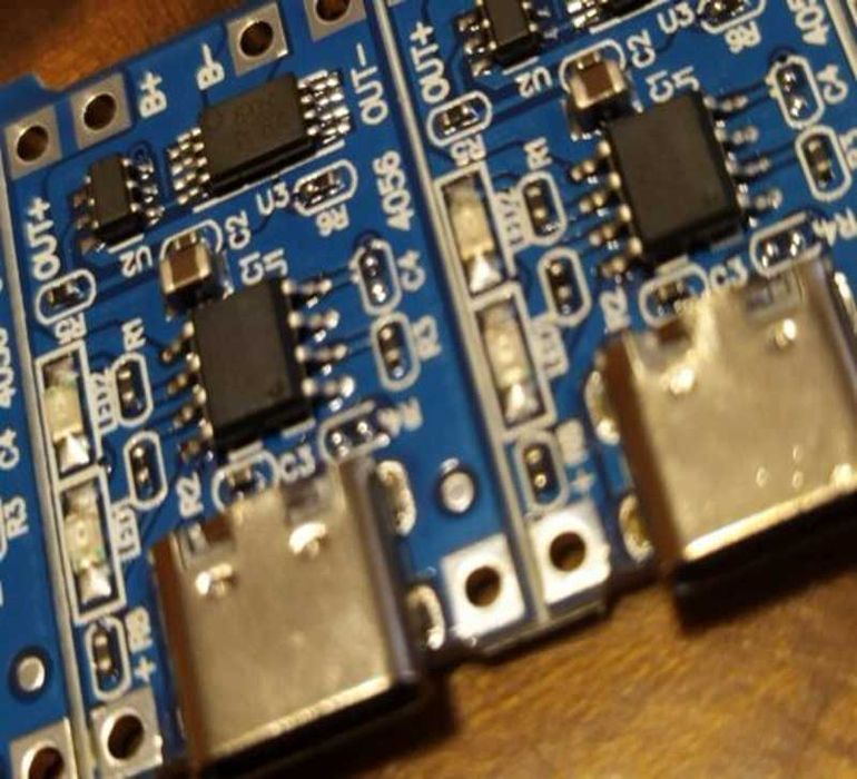 Плата зарядки под литиевый аккумулятор 18650, зарядка TP4056