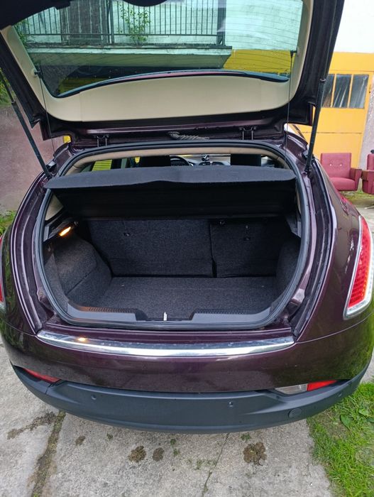 Lancia Delta 3 , 1.6 multijet 2012, z Polskiego salonu.