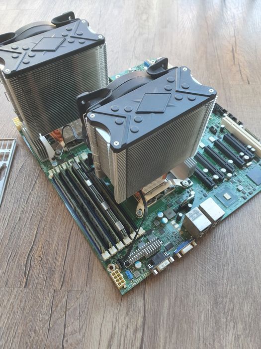 Серверна материнська плата + 2× Intel Xeon X5675 + 64 GB RAM