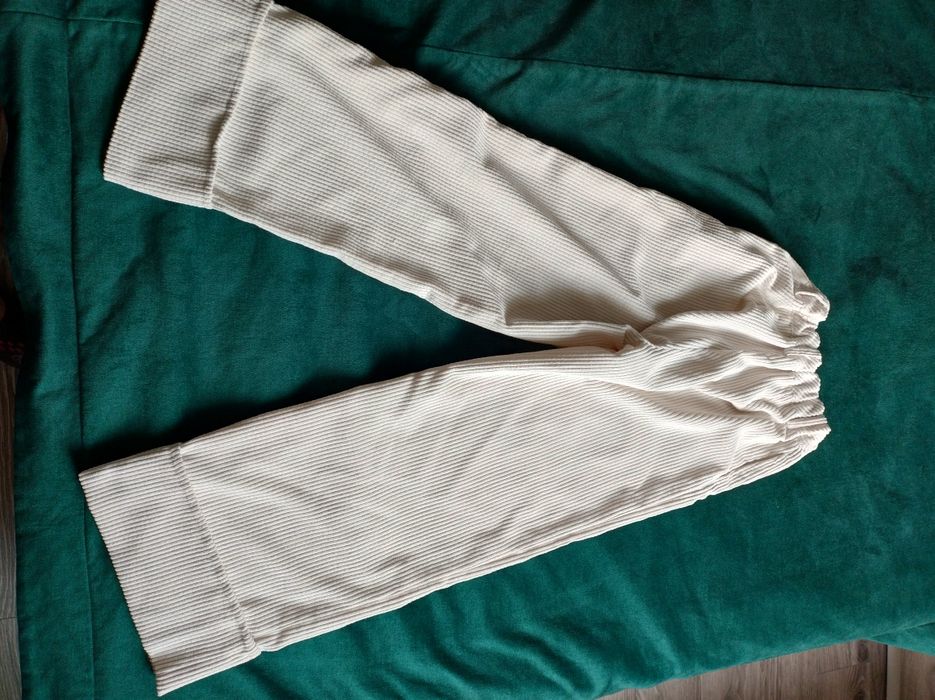 Długie spodnie 152 cm