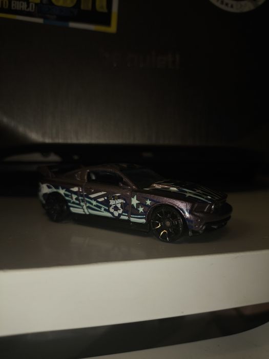 Hot Wheels Custom '12 Ford Mustang