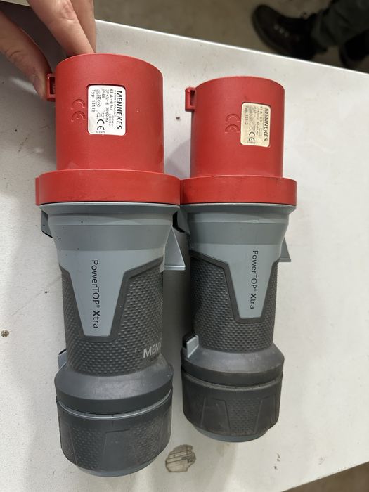 Gniazda siłowe stałe i przenośne