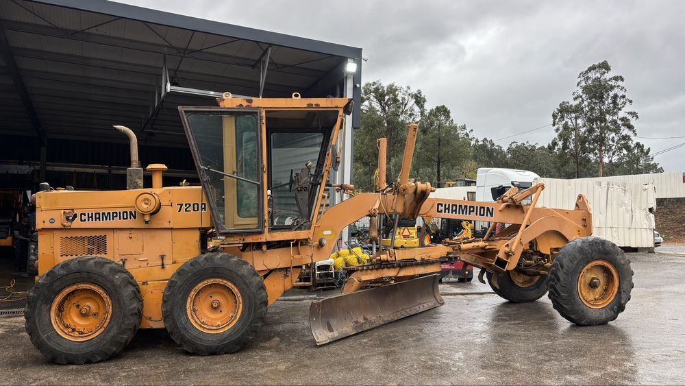 Niveladora Champion 720A