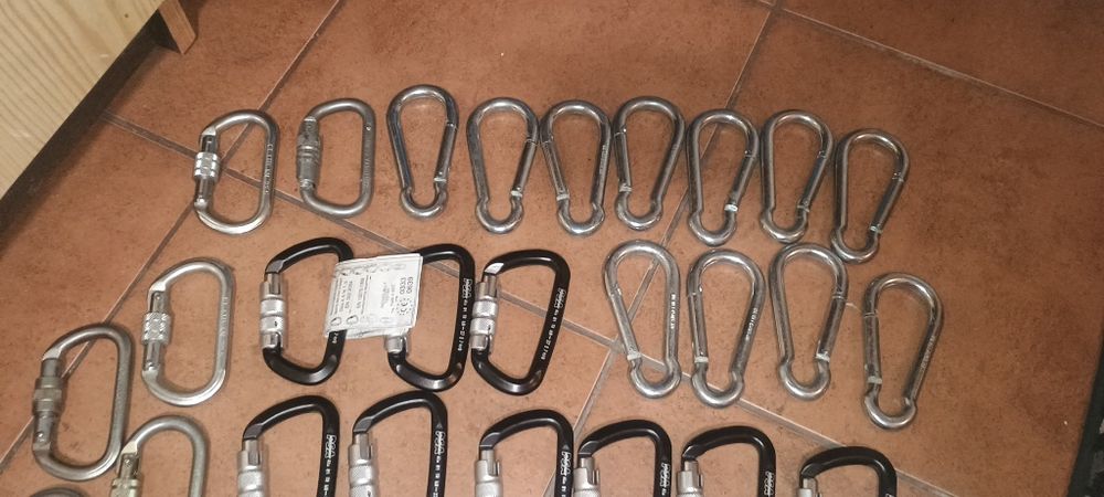 Zestaw 34 sztuk karabińczyków do wspinaczki