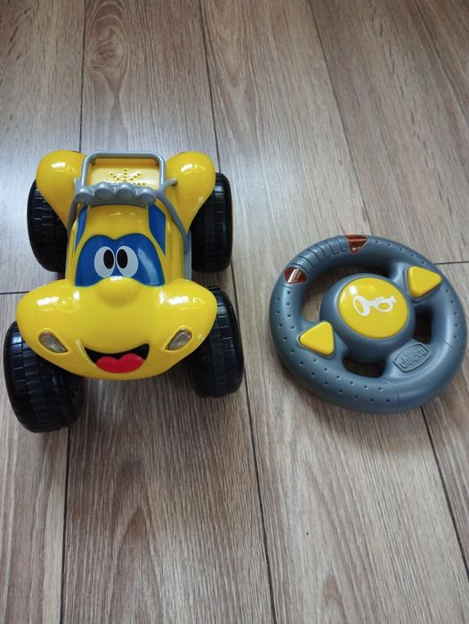 Zdalnie sterowany samochód RC billy chicco z kierwicą