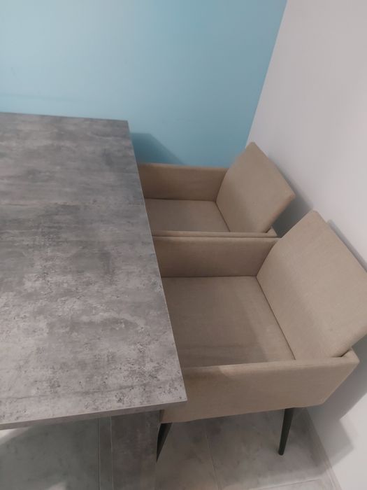 Mesa com 4 cadeiras