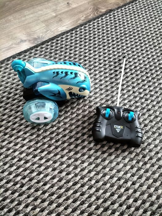 Autko rekin sterowany