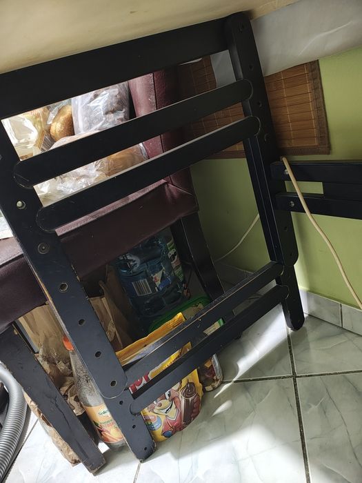 Duży stół kuchenny