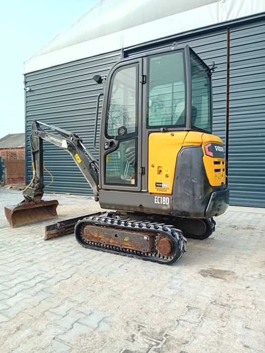 Minikoparka Volvo EC 18D rok 2017 pełen oryginał 3 łyżki 2 biegi bdb