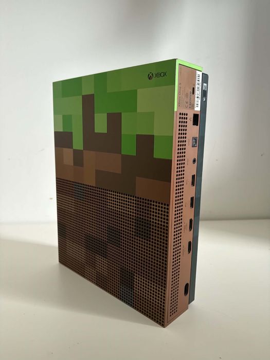 Xbox one S limited edition minecraft 1 Tb plus kontroler