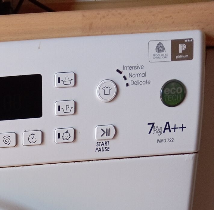 Máquina lavar a roupa