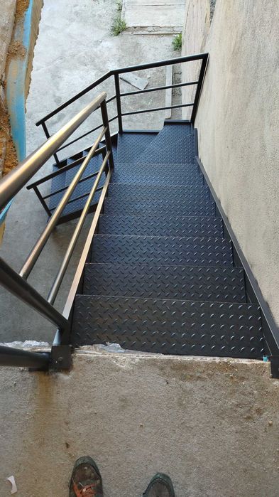 Grades,portões,escadas e etc . Serralheria, serralheiro.