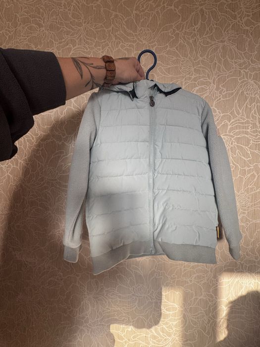 Весенняя курточка голубого цвета