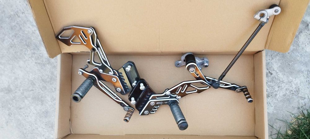 Комплект регулируемых подножек Suzuki GSX-R 600/750 K6K7K8K9 Neverland