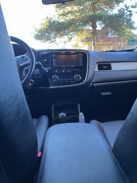 Mitsubishi Outlander 2012