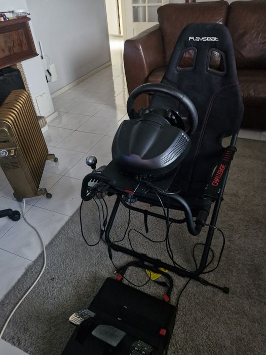 Cockpit completo. Volante,pedais e alavanca