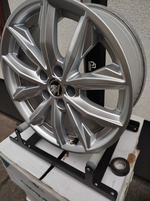 A819# Felgi aluminiowe 7.0" x 17" 5x112 ET 35 SKODA  Octavia  Superb