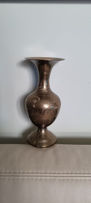 Mosiężne  wazon ,wysokość  20 cm