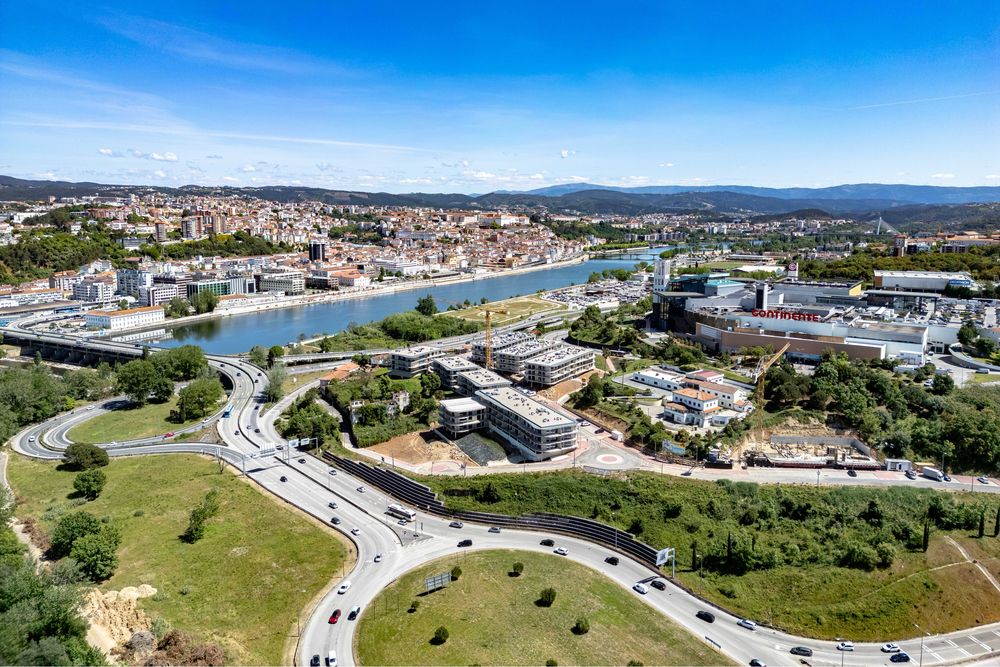 T2 Novo a Estrear com Amplas Varandas | Santa Clara | Coimbra
