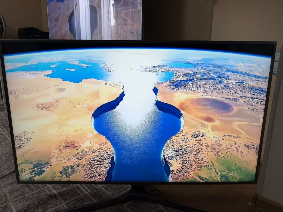 Продам телевізор Samsung 7й серіі NU с діагоналей 50 дюймів UE50NU7400