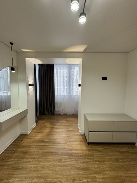 Продам 1 кімнатну біля озера,кухня-студія із індивід. газовим оп