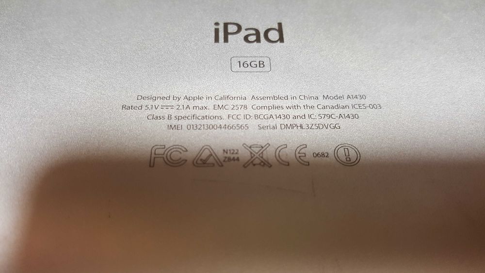 Apple  I Pad Model A1430 - zablokowany