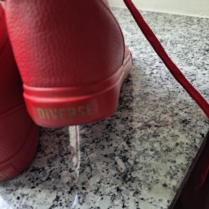 Czerwone botki za kostkę