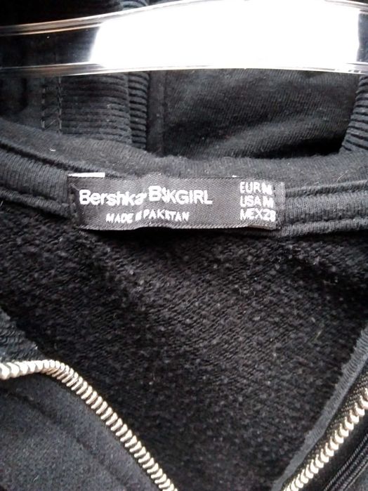 Bluza Czarna z kapturem Bershka M