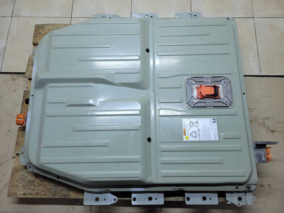 Батарея акумулятор гибрид Mitsubishi Outlander 2022 2023 2024 2025 2,4