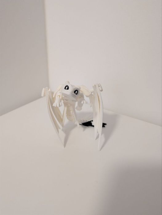 Ruchoma figurka Smok Biała Furia (Light Fury) – Druk 3D