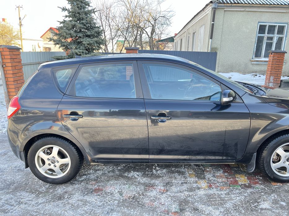 Продаю авто KIA CEED 2010 року