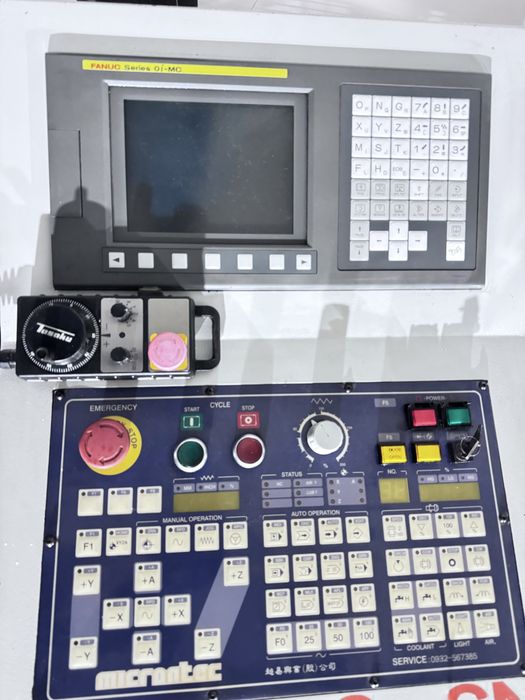 Pulpit sterowniczy Fanuc Series Oi-Mc + Manipulator