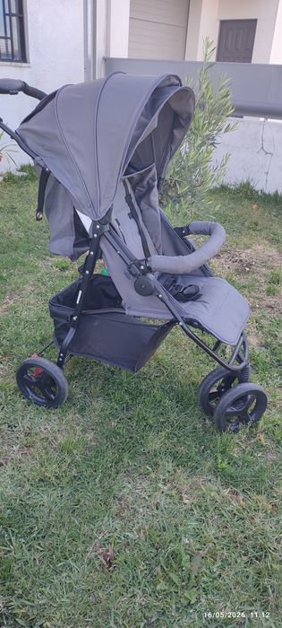 Carrinho de bebé zippy