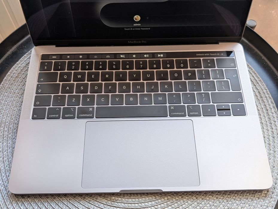 MacBook Pro 13 (16GB RAM)