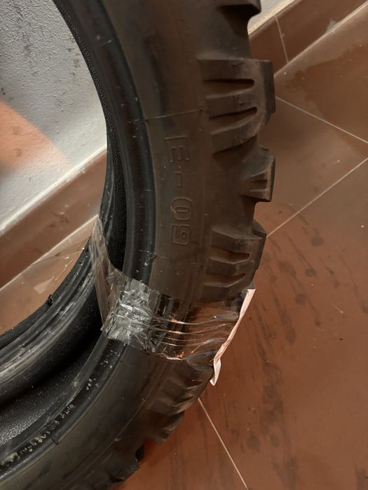 Pneus Moto Michelin anakee wild e Mitas E-09 90/90-21 150/70-18