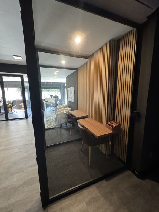 Escritório Modular Premium em Vidro | 2 Salas + 2 Booths | Como Novo