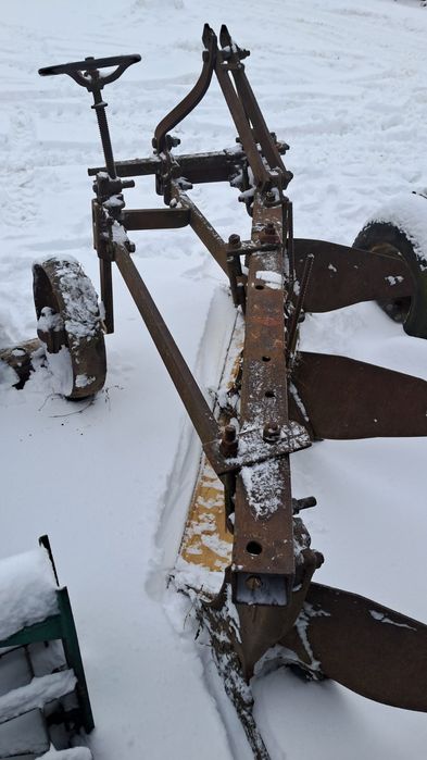 Продам Плуг Плн 3-35