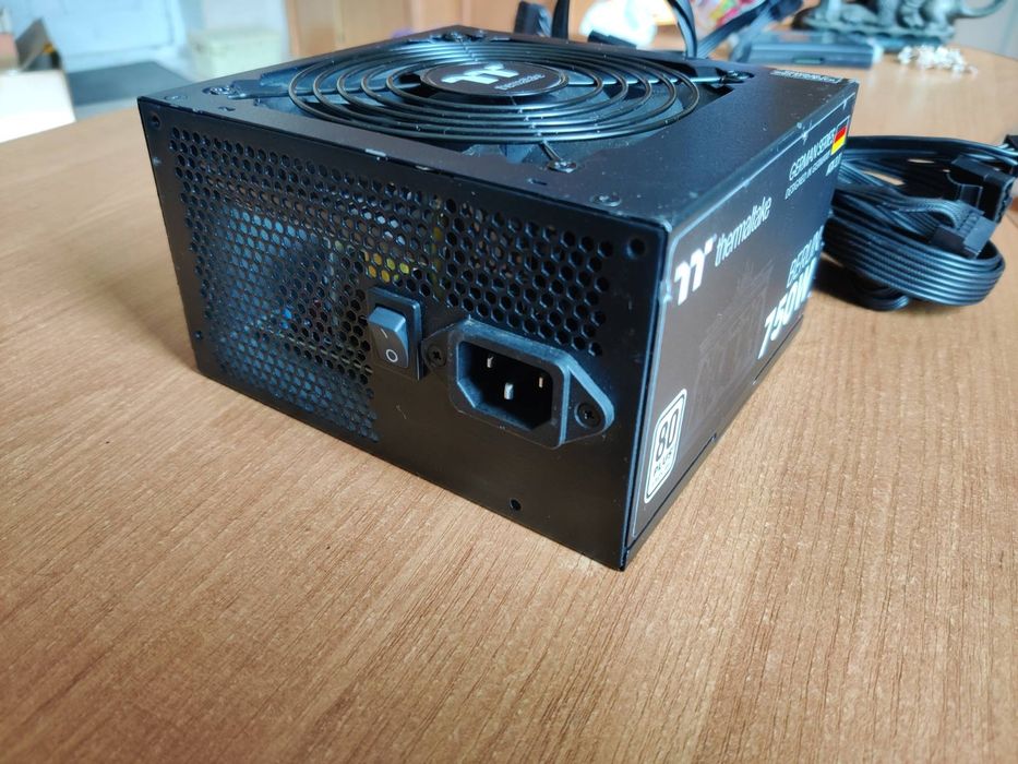 Thermaltake Berlin 750W ATX 3.1 / 12V-2x6 (на пломбе)