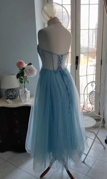 Vestido formal azul claro longo, tamanho L, nunca usado