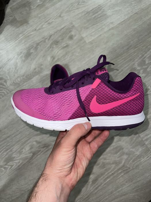 Жіночі кросівки Nike