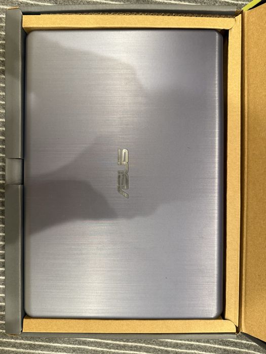 Asus E406 (Portatil Para Estudantes)